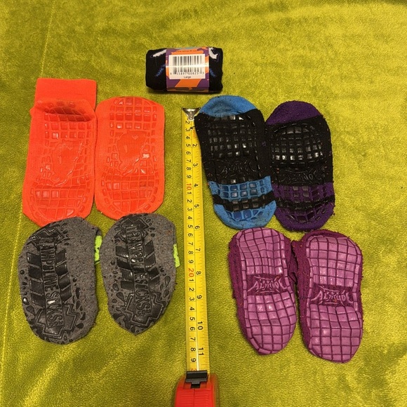 Kids Non-Slip Socks Trampoline Park - Multi-Color Pack - Picture 2 of 2